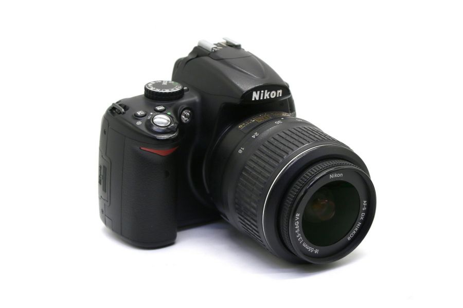 Nikon D5000 kit в упаковке (пробег 44510 кадров)