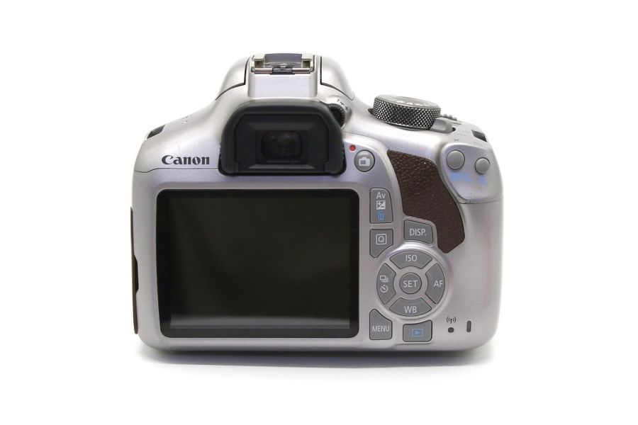 Canon EOS 1300D kit (пробег 28290 кадров)