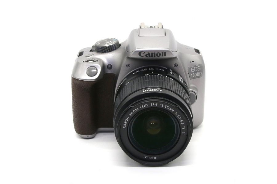 Canon EOS 1300D kit (пробег 28290 кадров)