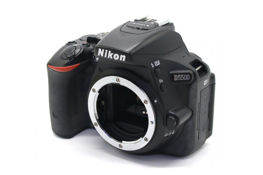 Nikon D5500 body в упаковке (пробег 16860 кадров)