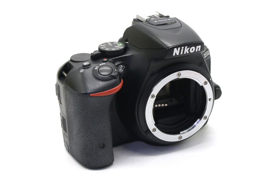 Nikon D5500 body в упаковке (пробег 16860 кадров)