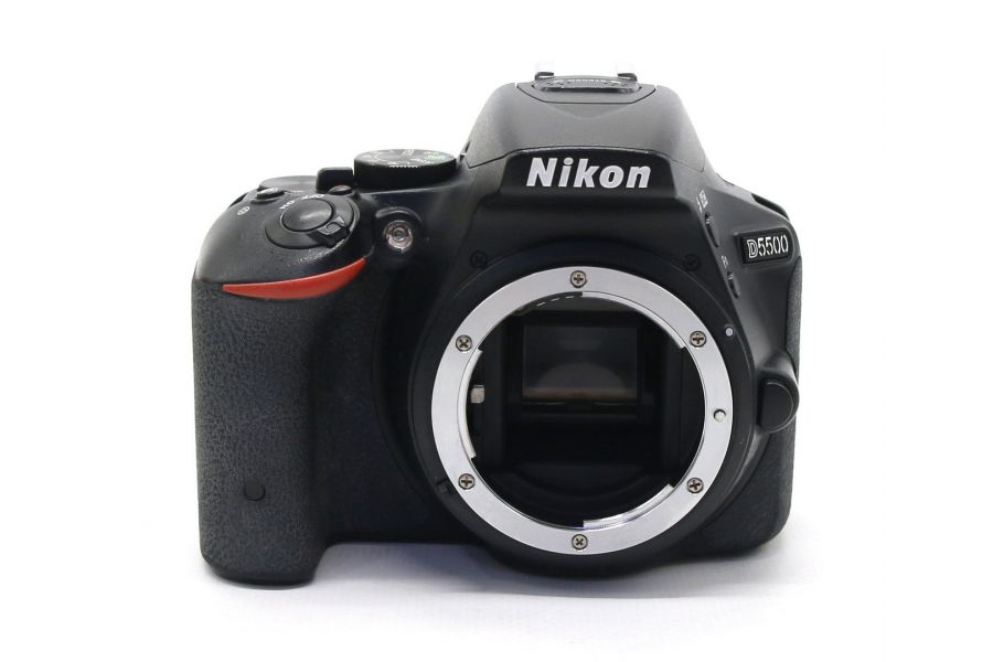 Nikon D5500 body в упаковке (пробег 16860 кадров)