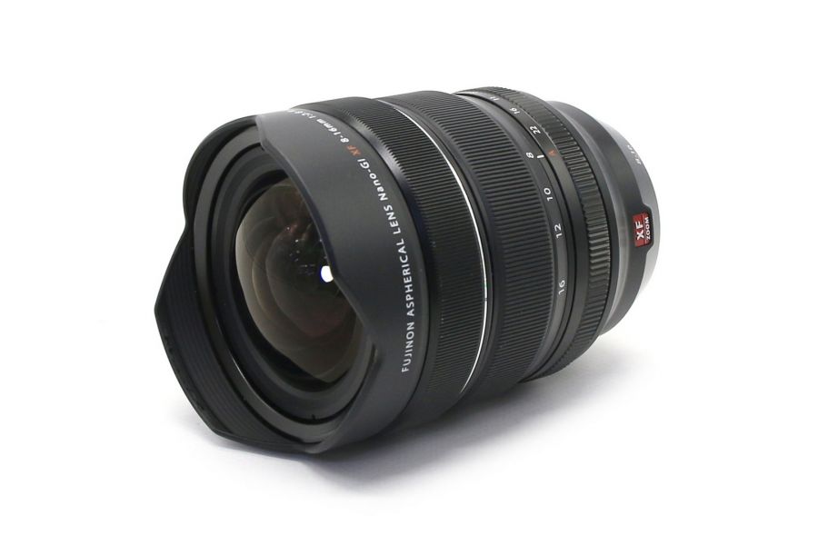 Fujinon XF 8-16mm f/2.8R LM WR в упаковке