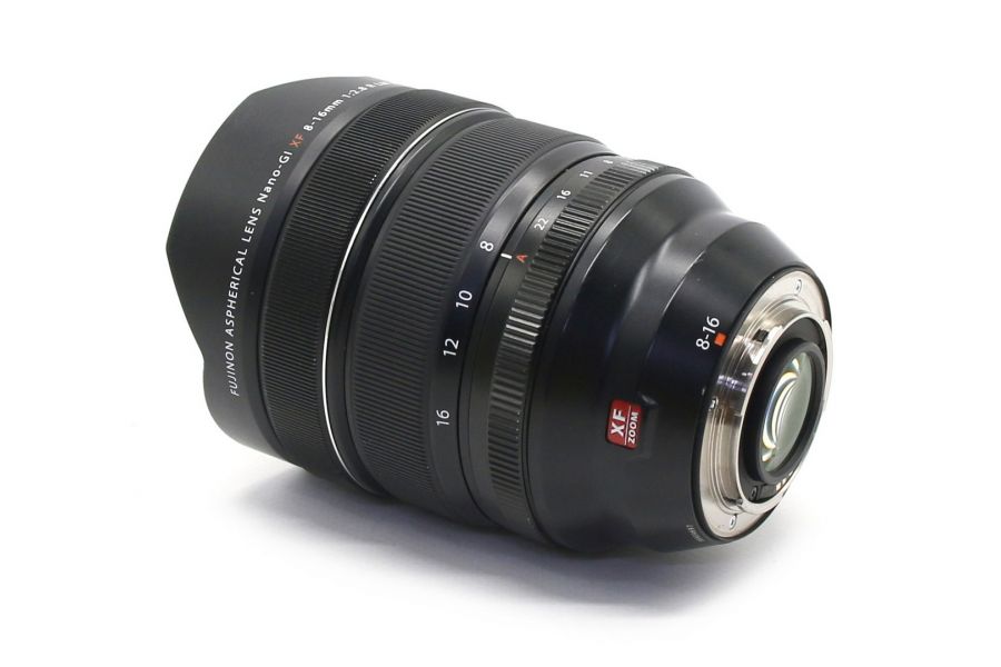 Fujinon XF 8-16mm f/2.8R LM WR в упаковке