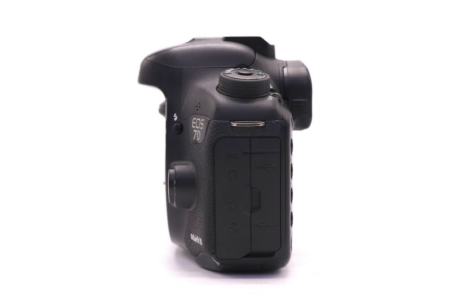 Canon EOS 7D Mark II body (пробег 31710 кадров)