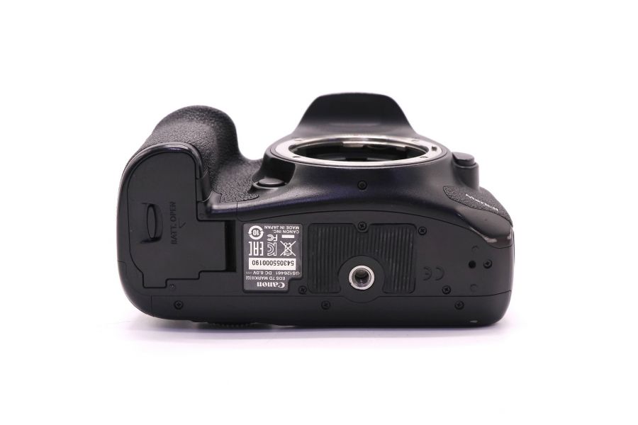 Canon EOS 7D Mark II body (пробег 31710 кадров)
