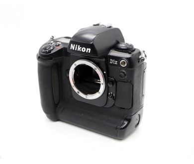 Nikon D1X body б.