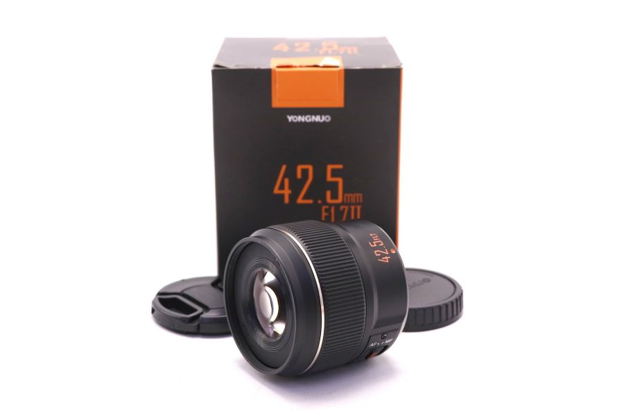 Объектив YongNuo 42.5mm f/1.7M II для Micro 4/3 в упаковке