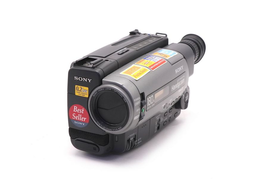 Видеокамера Sony Handycam CCD-TR502E