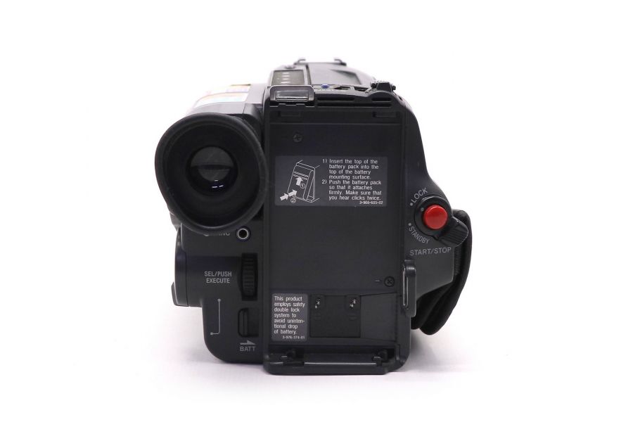 Видеокамера Sony Handycam CCD-TR502E