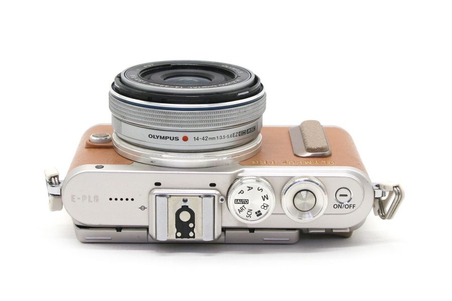 Olympus Pen E-PL8 kit (пробег 5090 кадров)