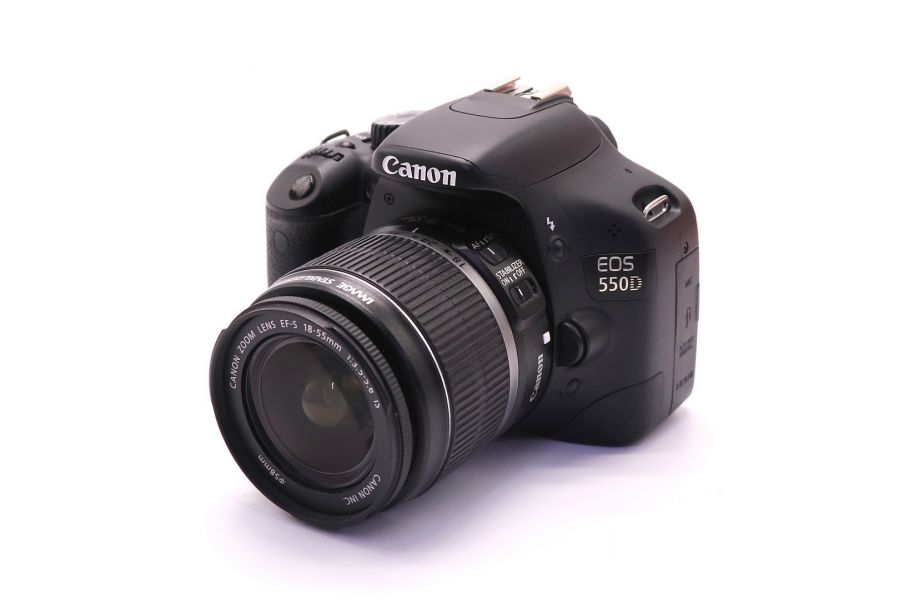 Canon EOS 550D kit в упаковке (пробег 3920 кадров)
