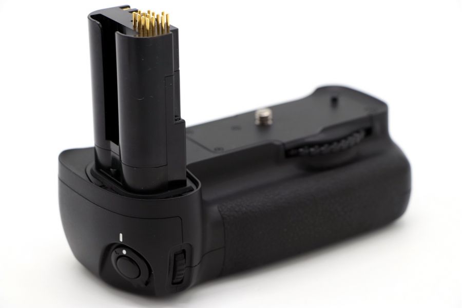 Батарейная ручка Nikon MB-D200 б/у