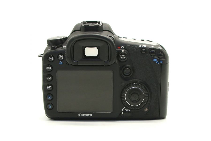 Canon EOS 7D body в упаковке (пробег 6920 кадров)