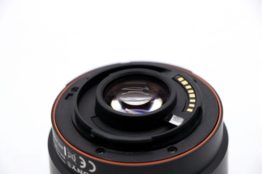 Sony DT 35mm f/1.8 SAM SAL35F18