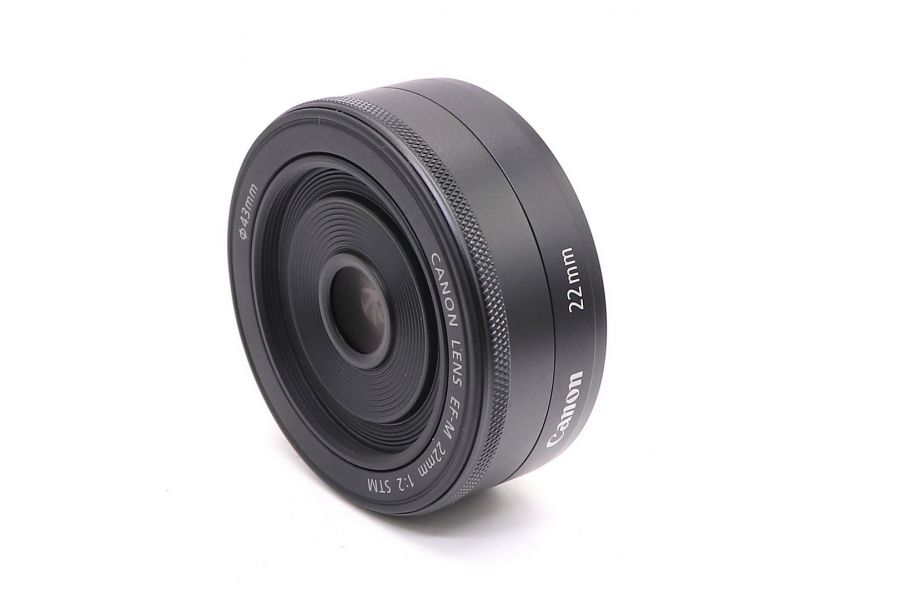 Canon EF-M 22mm f/2 STM в упаковке