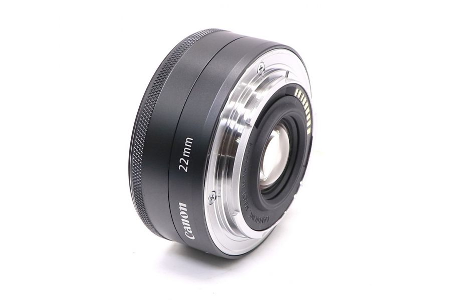 Canon EF-M 22mm f/2 STM в упаковке