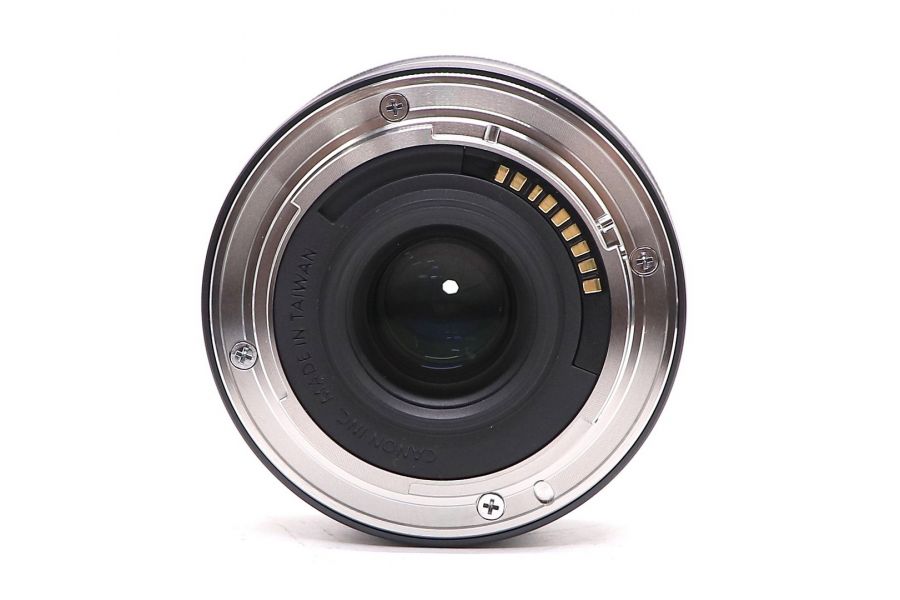 Canon EF-M 22mm f/2 STM в упаковке