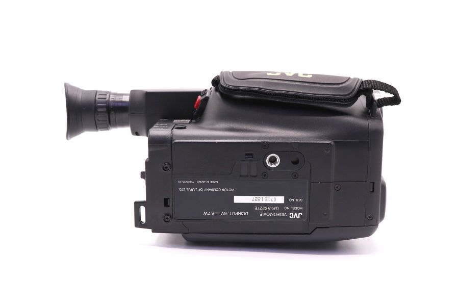 Видеокамера JVC GR-AX227