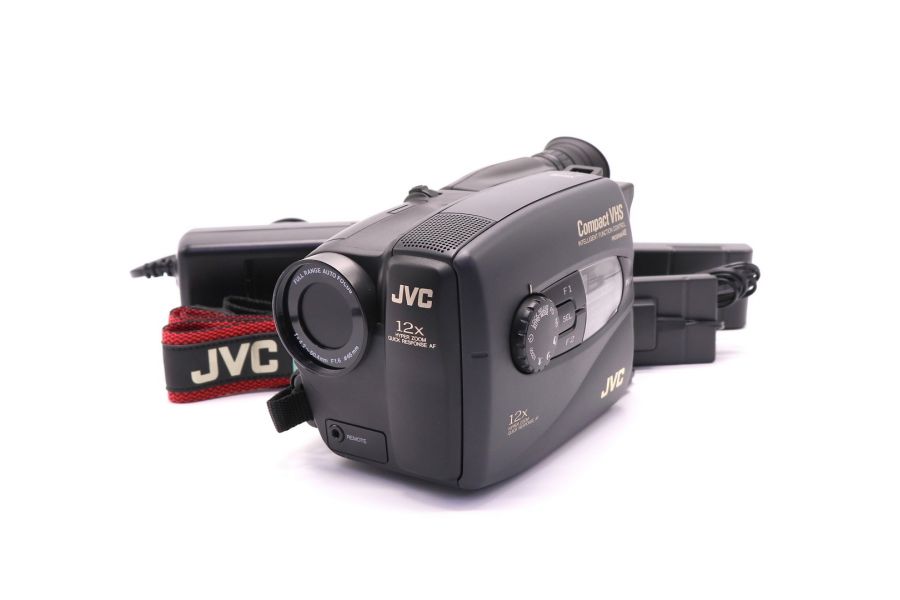 Видеокамера JVC GR-AX227