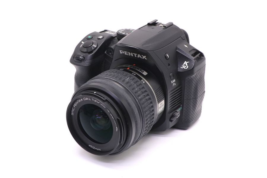 Pentax K30 kit (пробег 10340 кадров)