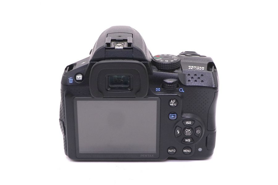 Pentax K30 kit (пробег 10340 кадров)