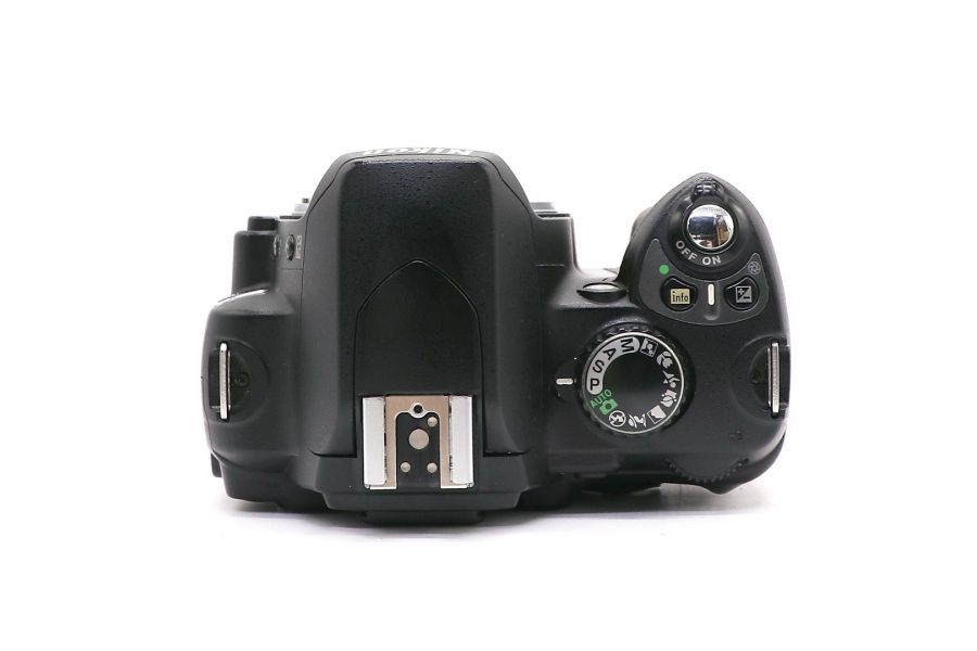 Nikon D40 body в упаковке неисправный