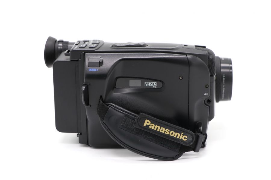 Видеокамера Panasonic NV-S20E