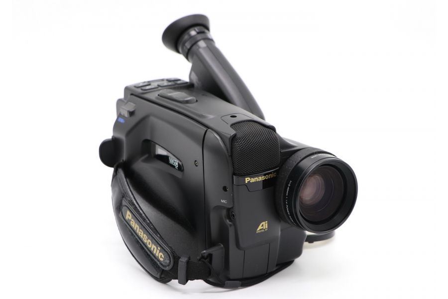 Видеокамера Panasonic NV-S20E