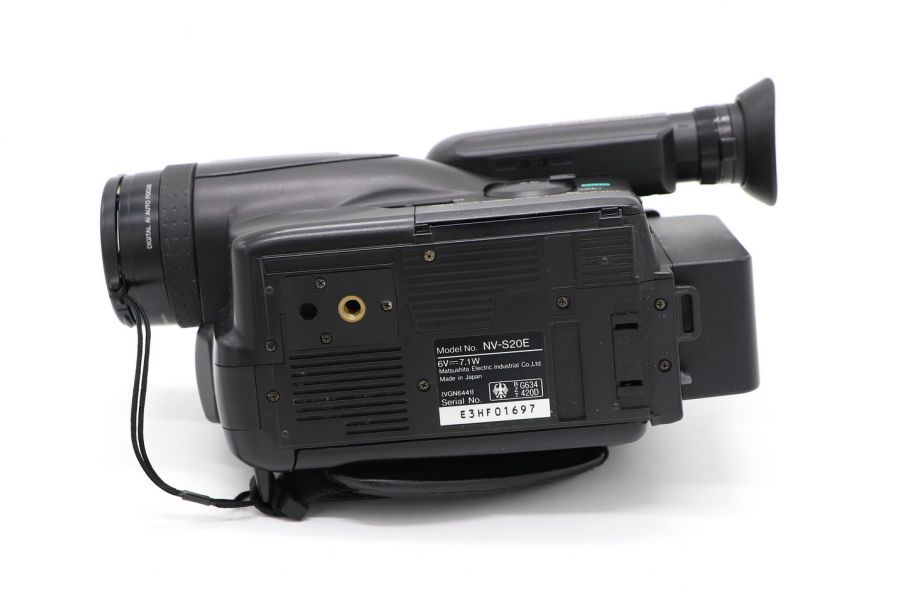 Видеокамера Panasonic NV-S20E