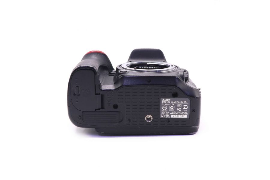 Nikon D7100 body (пробег 24140 кадров)