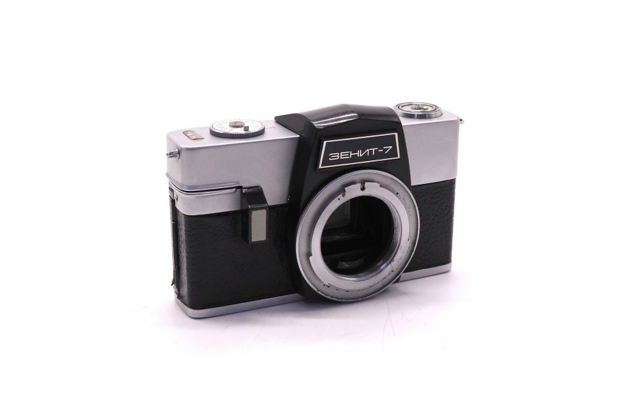Фотокамера зеркальная Зенит-7 body  (СССР, 1970)