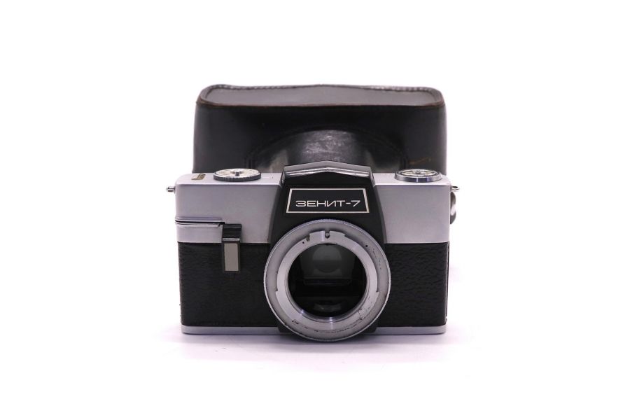 Фотокамера зеркальная Зенит-7 body  (СССР, 1970)