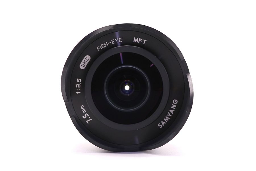Samyang 7.5mm f/3.5 UMC Fish-Eye for MFT в упаковке