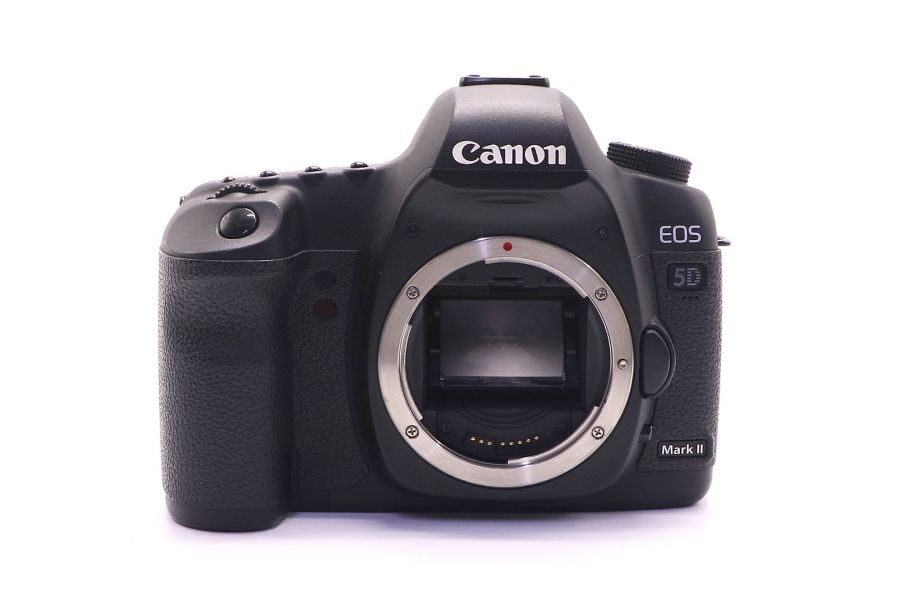 Canon EOS 5D Mark II body (пробег 15100 кадров)