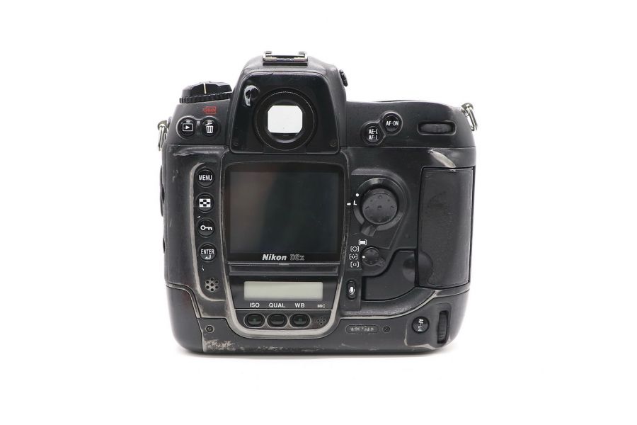 Nikon D2X body (пробег 369775 кадров)