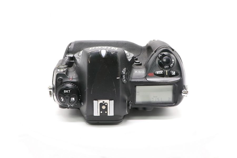 Nikon D2X body (пробег 369775 кадров)