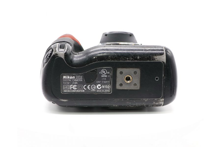 Nikon D2X body (пробег 369775 кадров)