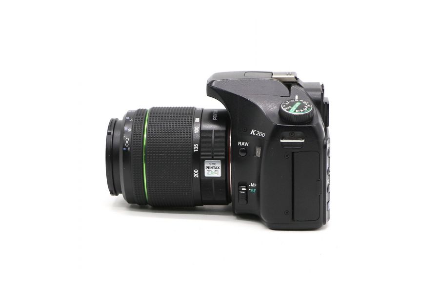 Pentax K200D kit 50-200mm f/4-5.6 ED WR