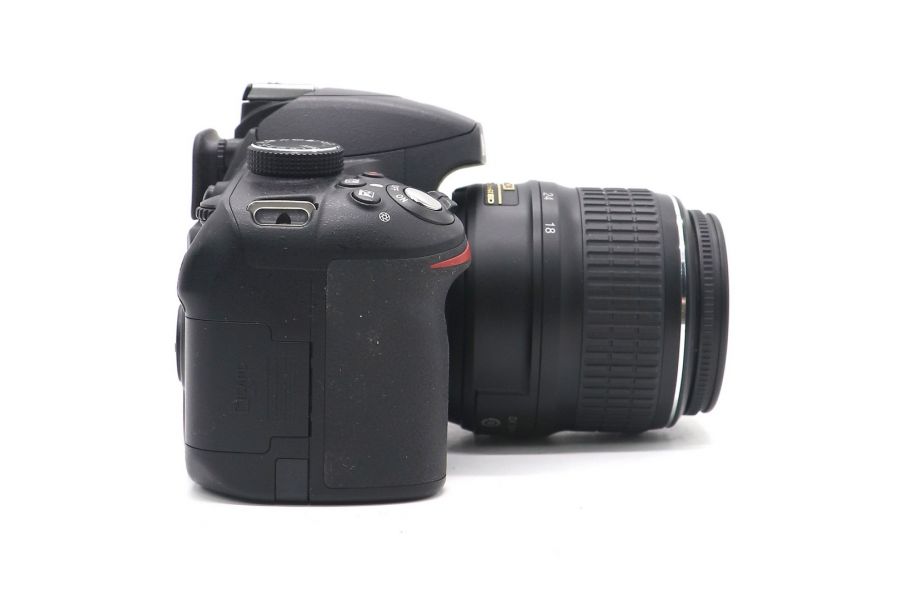 Nikon D3200 kit в упаковке (пробег 2925 кадров)
