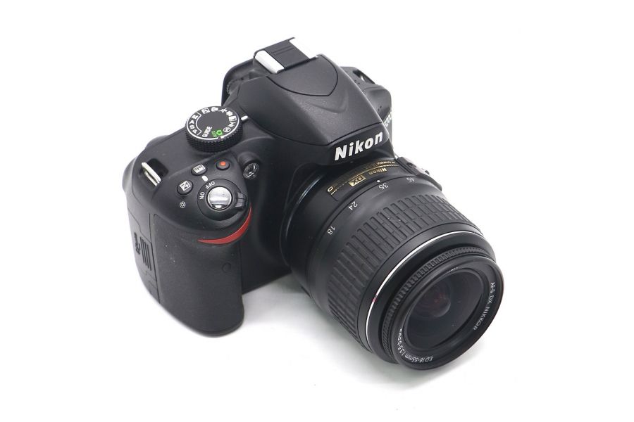 Nikon D3200 kit в упаковке (пробег 2925 кадров)