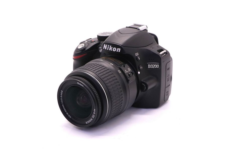 Nikon D3200 kit в коробке (пробег 370 кадров)
