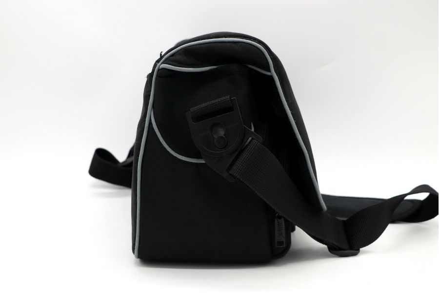 Сумка Nikon CF-EU04