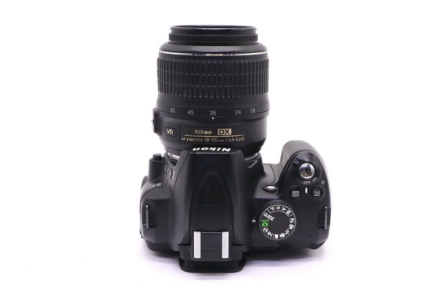 Nikon D3000 body (пробег 23930 кадров)