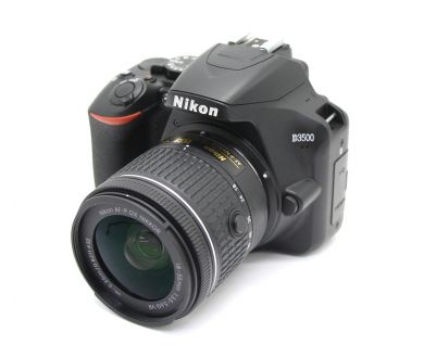 Nikon D3500 kit (пробег 760 кадров)