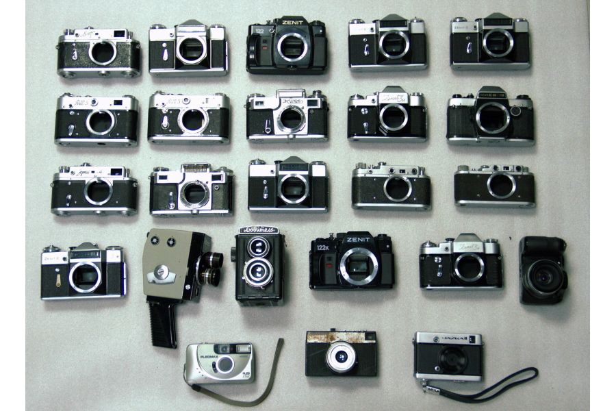 Фотоаппараты (24 штуки) и принадлежности №13