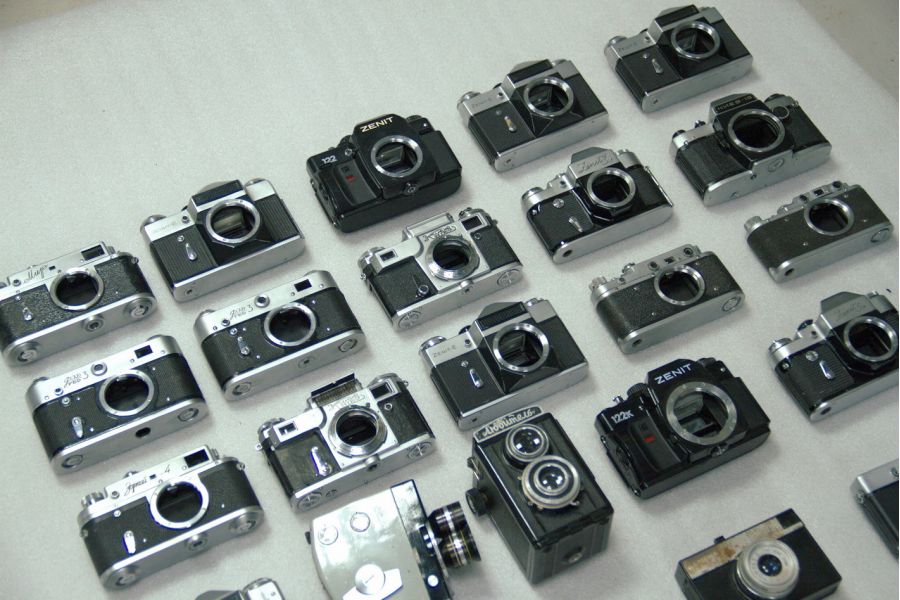 Фотоаппараты (24 штуки) и принадлежности №13