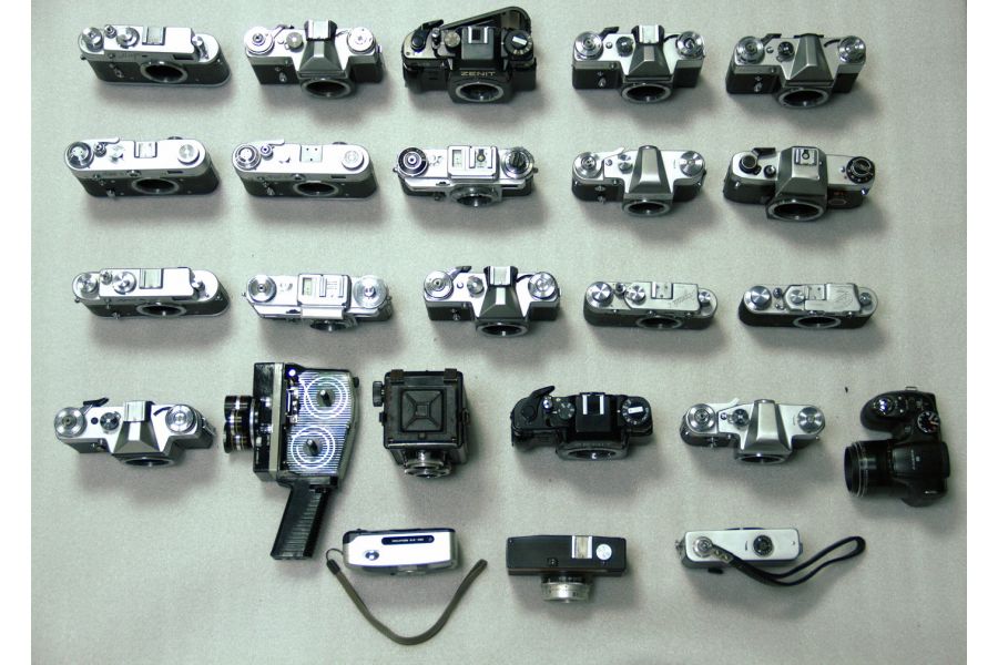 Фотоаппараты (24 штуки) и принадлежности №13