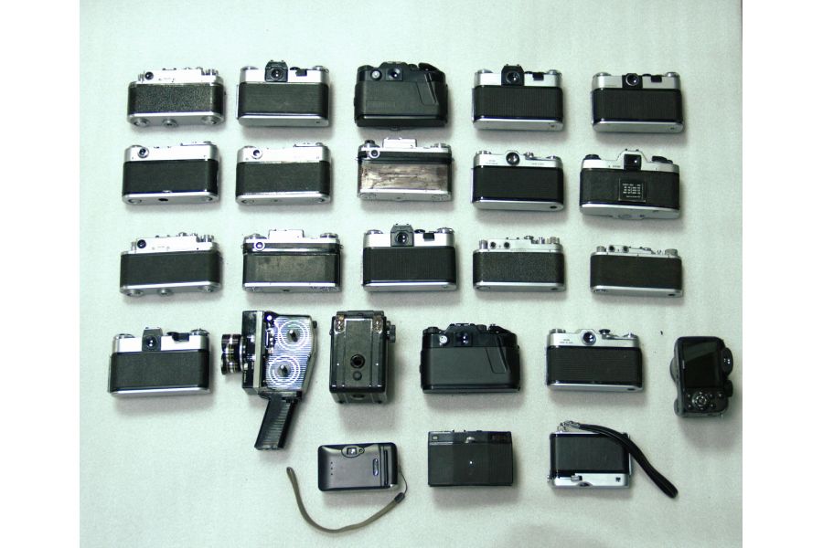 Фотоаппараты (24 штуки) и принадлежности №13