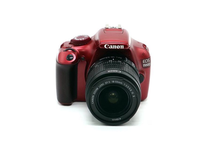 Canon EOS 1100D kit red (пробег 8200 кадров)